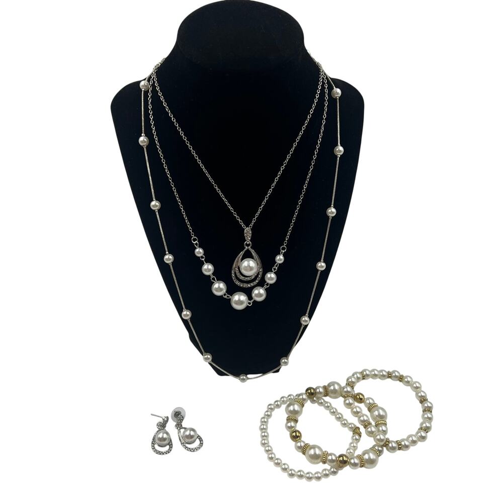 Vintage Lot Faux Pearl Necklaces Bracelets Earrings Costume Jewelry 8 Pieces